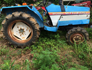 Salvage Tractor - Mitsubishi MT2201D