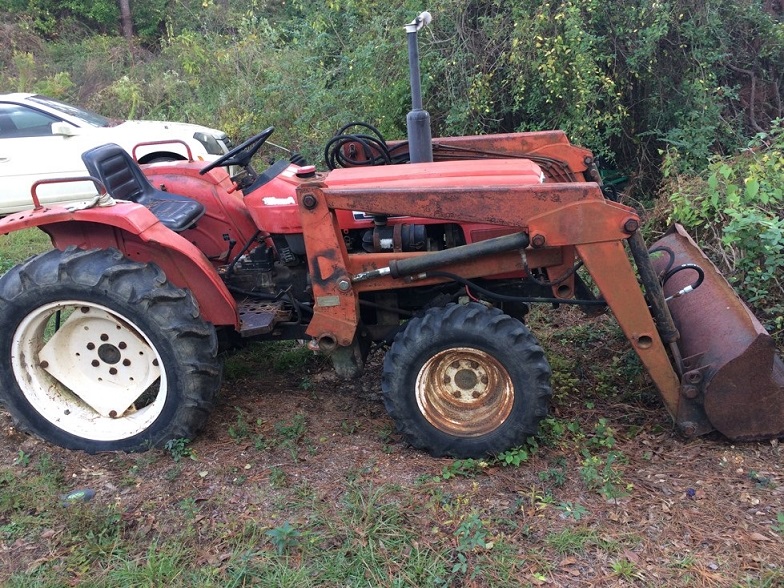 Salvage Tractor - YM226D