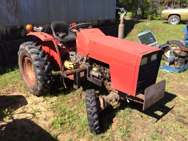Salvage Tractor - Massey Ferguson 1030 4WD