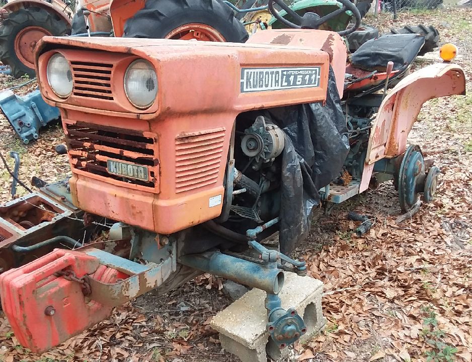 Salvage Tractor Kubota L1511