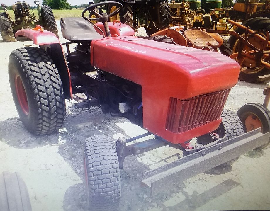 Salvage Tractor - Ford 1510