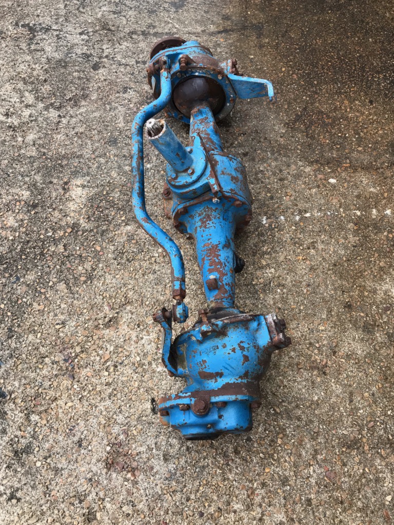 Salvage Tractor - Ford 4wd Axle Housing