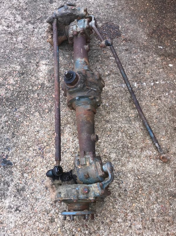 Salvage Tractor - Kubota L245DT 4wd axle housing