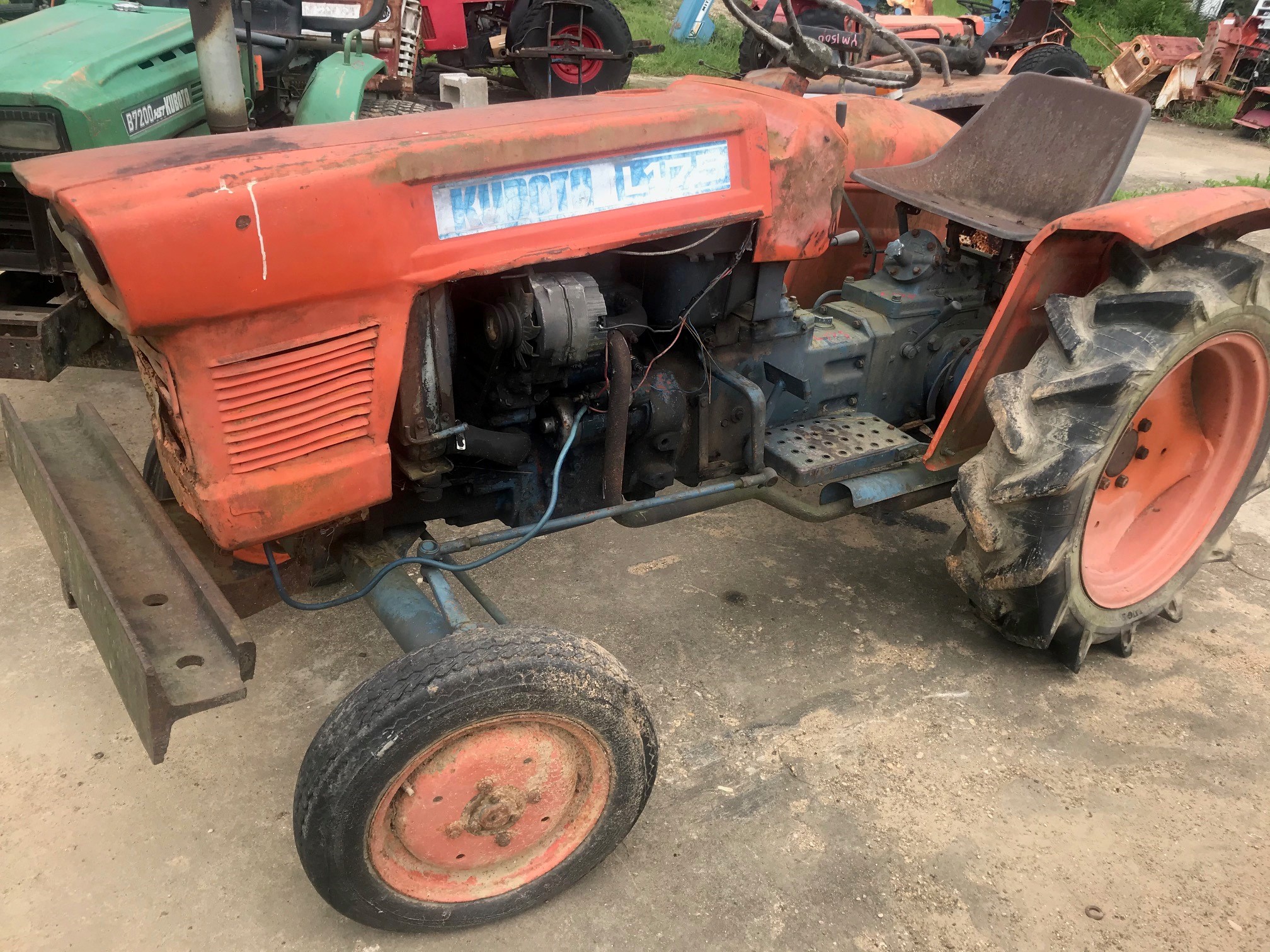 Salvage Tractor - Kubota L175
