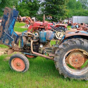 Salvage Tractors – Southern Global Tractor